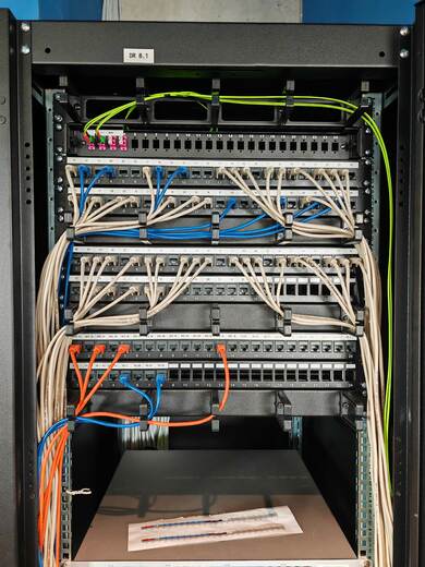Datový rozvaděč - RACK